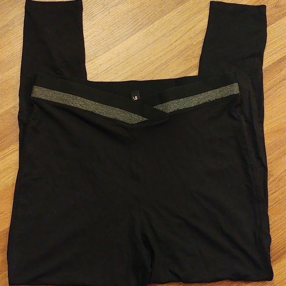 🌿 Penningtons Black Active Leggings | Mesh Detail | Yoga & Gym Style | Size XL - Picture 2 of 9